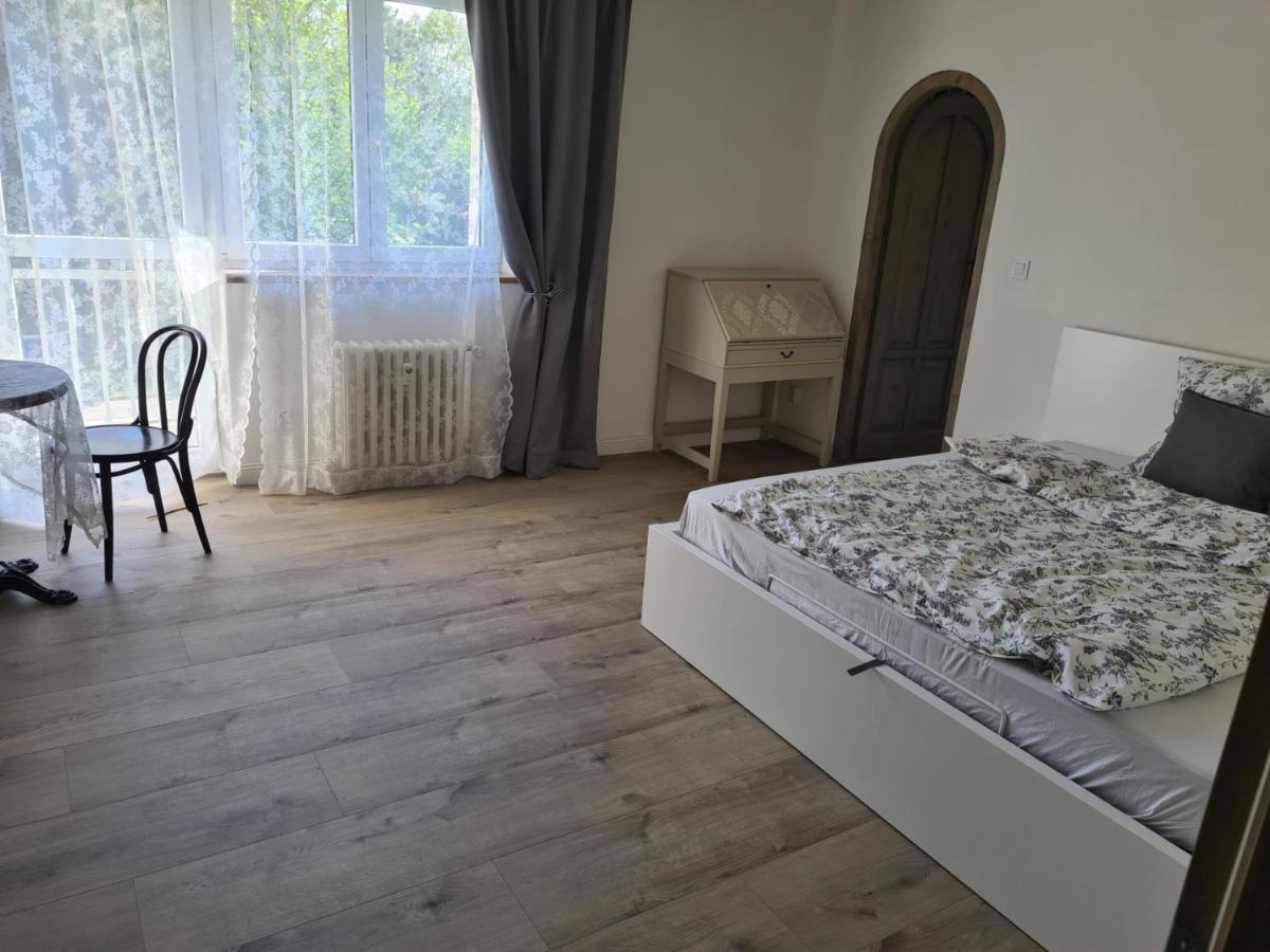 Airport Rooms Прага Екстер'єр фото