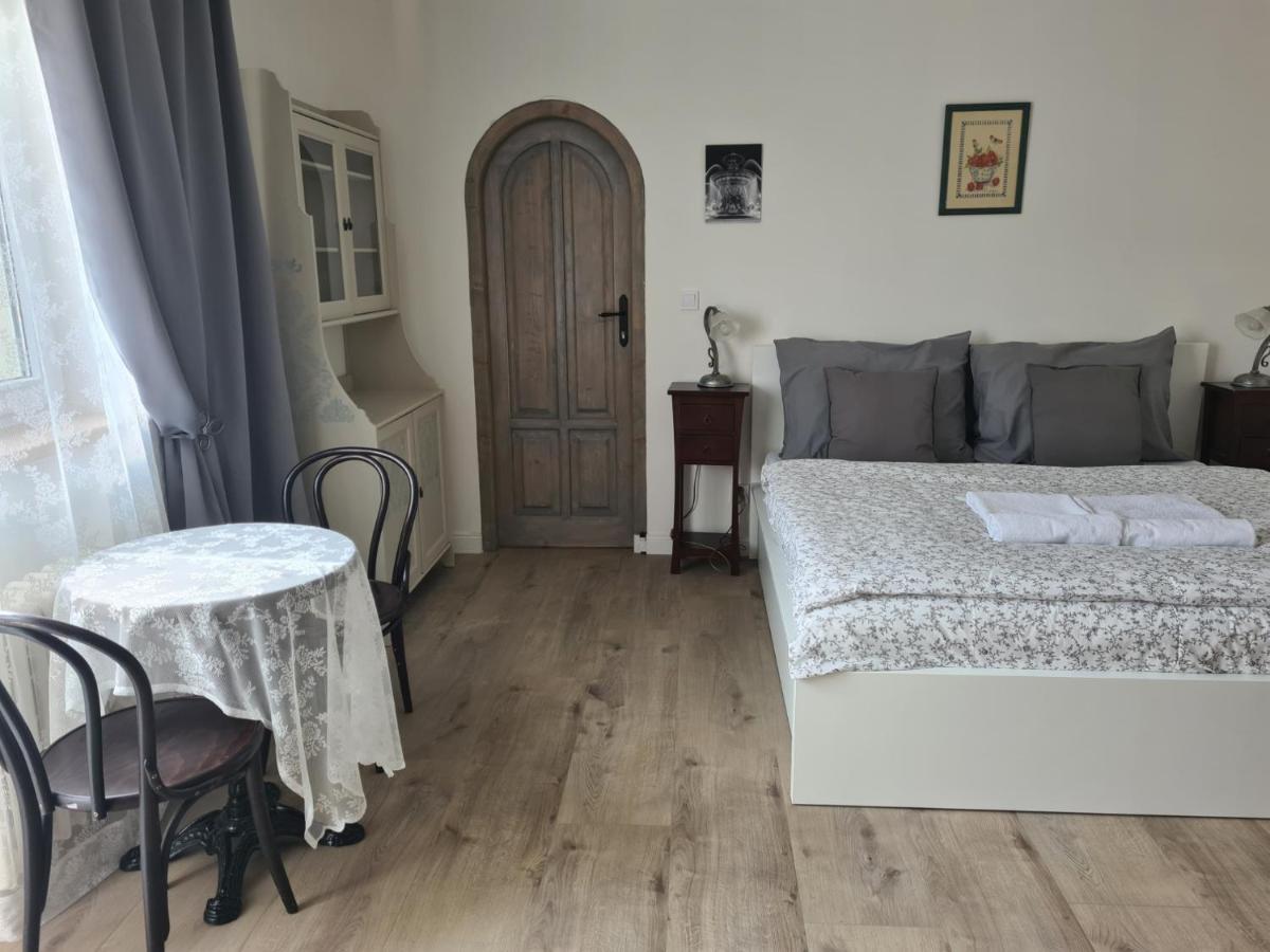 Airport Rooms Прага Екстер'єр фото