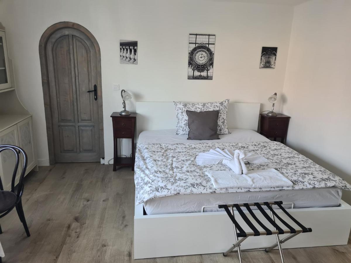 Airport Rooms Прага Екстер'єр фото